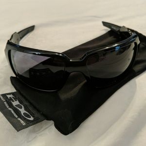 Oakley Oil Drum Style Sunglasses